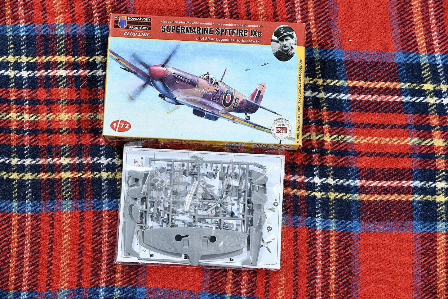 kovozavody prostejov 1/72 spitfire Mk.IXc kit #0004 + extra