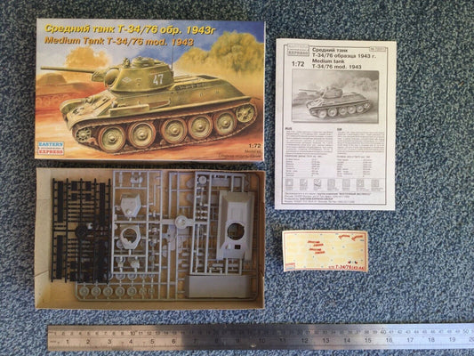 Eastern Express 1:72 Medium Tank T-34 / 76 Mod 1943 kit #72051