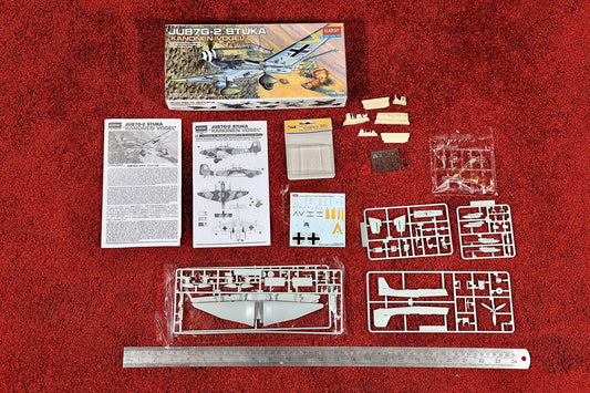 Academy 1/72 JU87G-2 Stuka - kit #12404 + extras