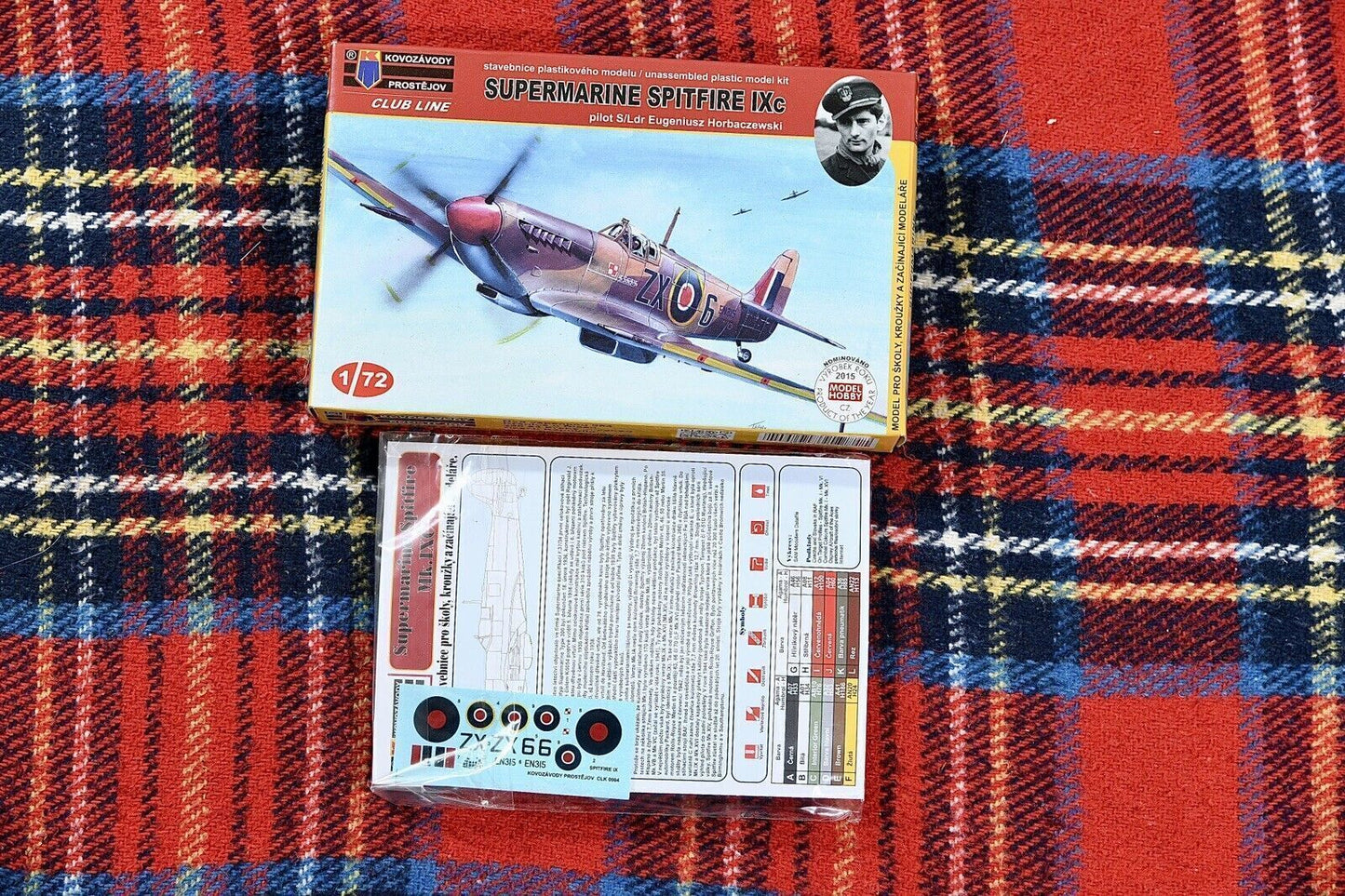 kovozavody prostejov 1/72 spitfire Mk.IXc kit #0004 + extra