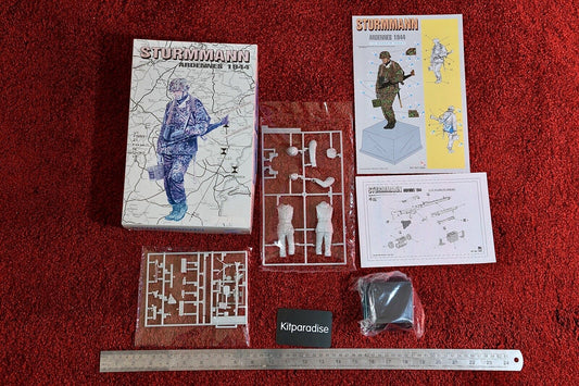 Dragon 1/16 SS- Sturmmann - Ardennes 1944 - kit #1604
