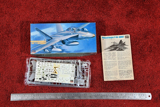 Hasegawa 1/72 F-18 A Hornet - kit #811