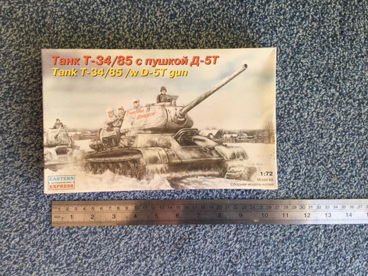 Eastern Express 1:72 Tank T-34 / 85 w D-5T gun kit #72054