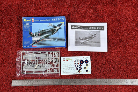 Revell 1/72 Supermarine Spitfire Mk. V - kit #04164